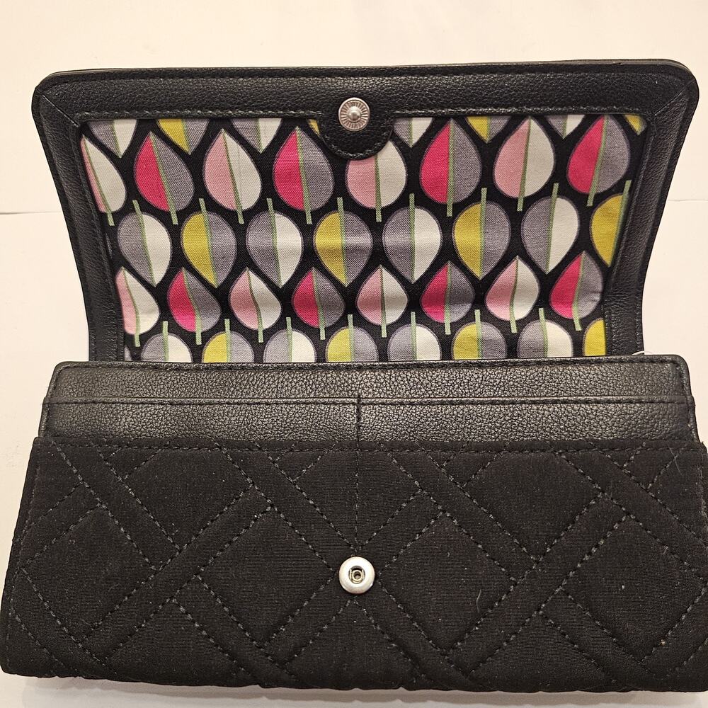 Vera Bradley Audrey Black Pebbled Vegan Leather Clutch Wallet Geometric Print